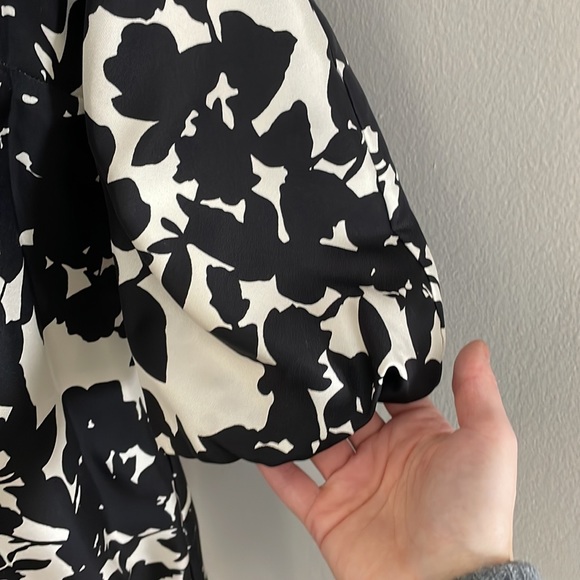 Banana Republic 100% silk dress - Picture 3 of 8